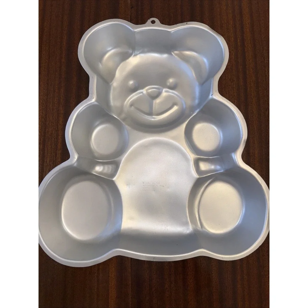 1982 Wilton 502-3754 Huggable Teddy Bear Aluminum Character Cake Pan‎ Retired